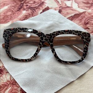 J. McLaughlin Jaden Reader Leopard 2.0